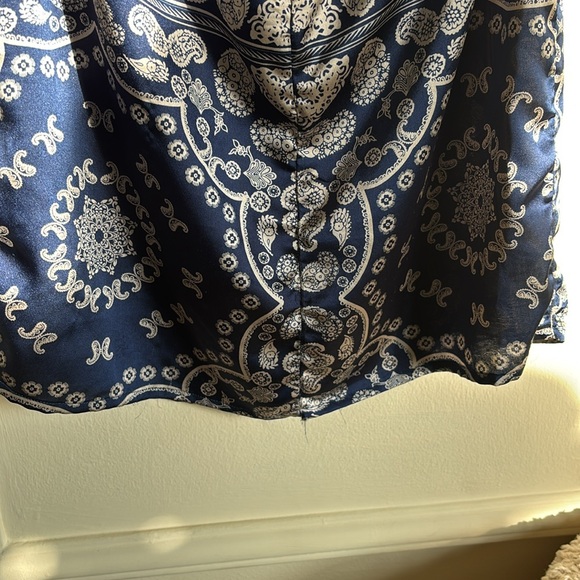 Missguided bandanna, print dress ￼ - Picture 6 of 10